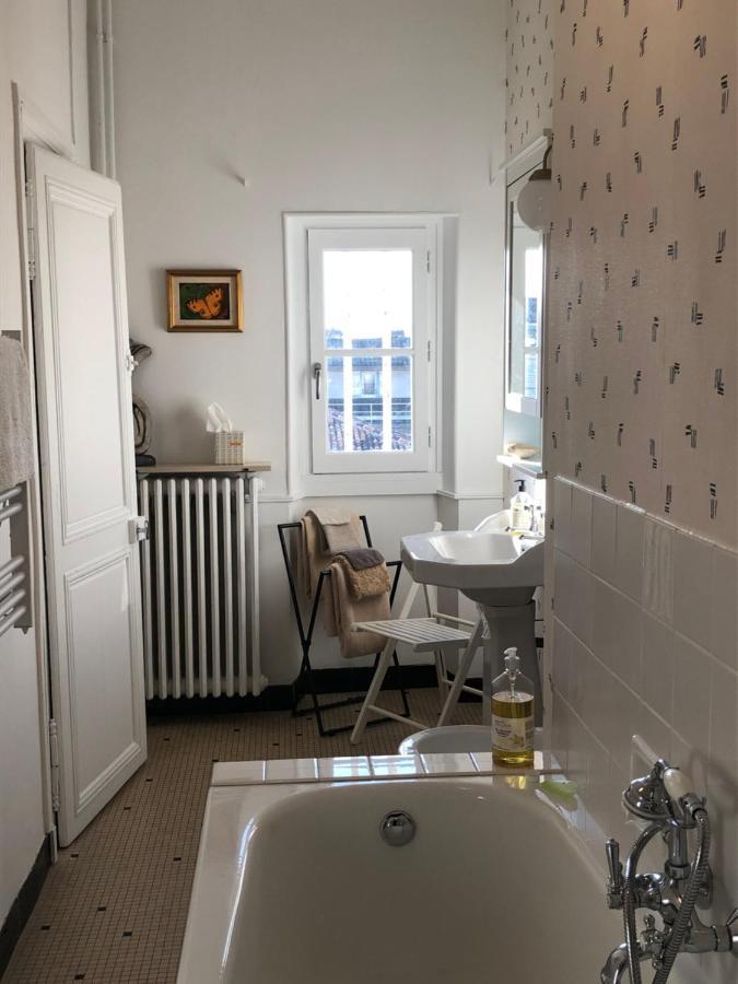 Beautifully Renovated Rooms On Place New York Angouleme Ngoại thất bức ảnh