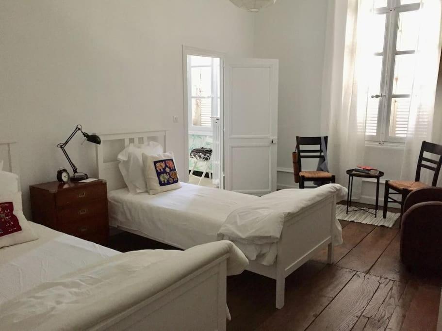 Beautifully Renovated Rooms On Place New York Angouleme Ngoại thất bức ảnh