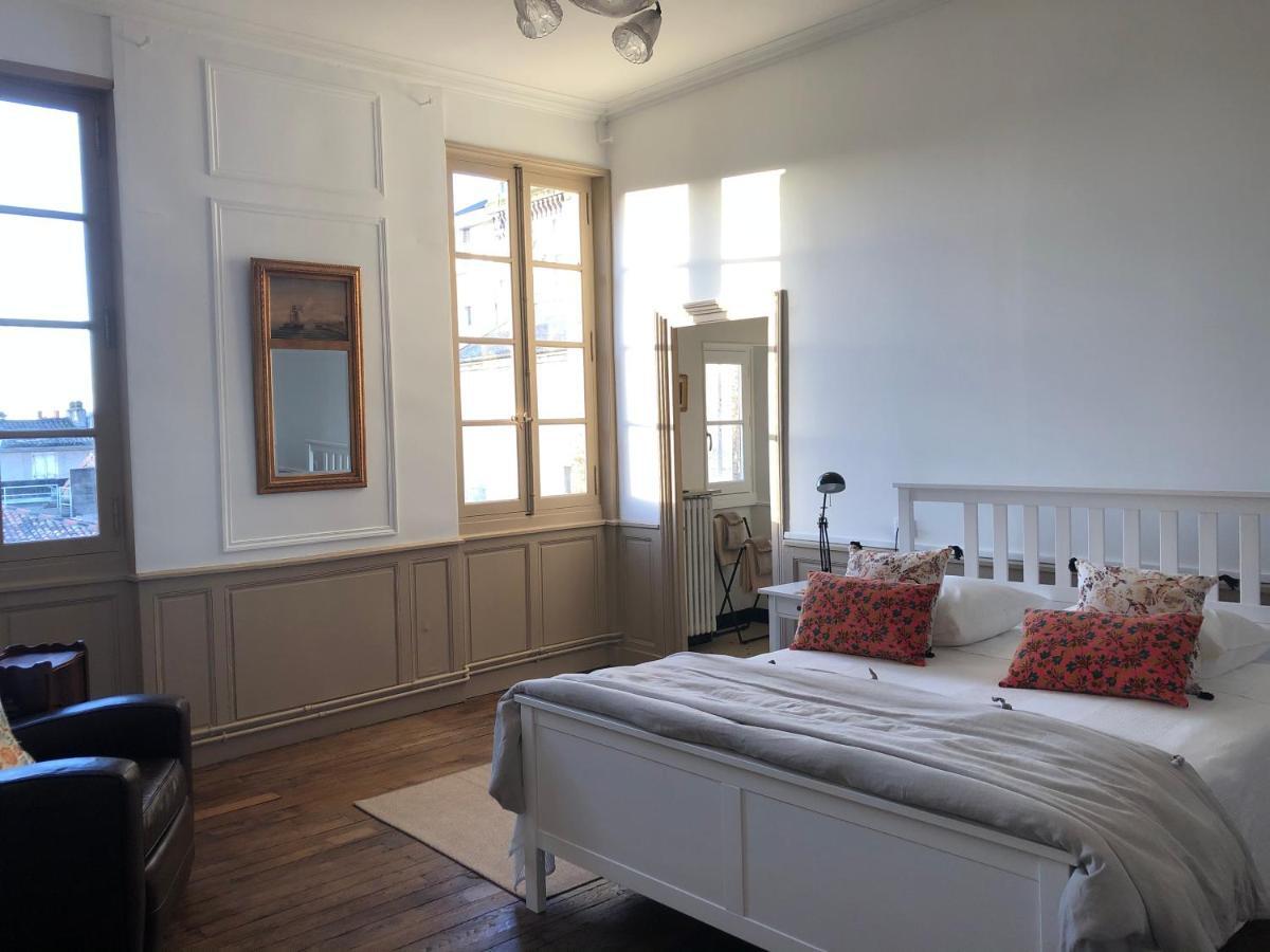 Beautifully Renovated Rooms On Place New York Angouleme Ngoại thất bức ảnh