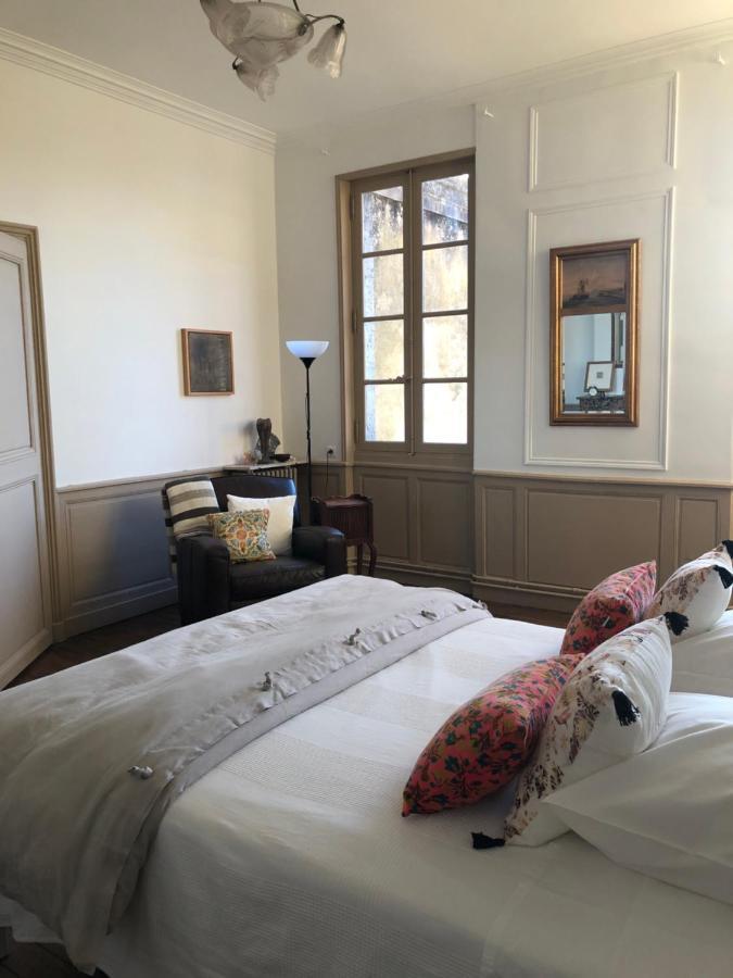 Beautifully Renovated Rooms On Place New York Angouleme Ngoại thất bức ảnh
